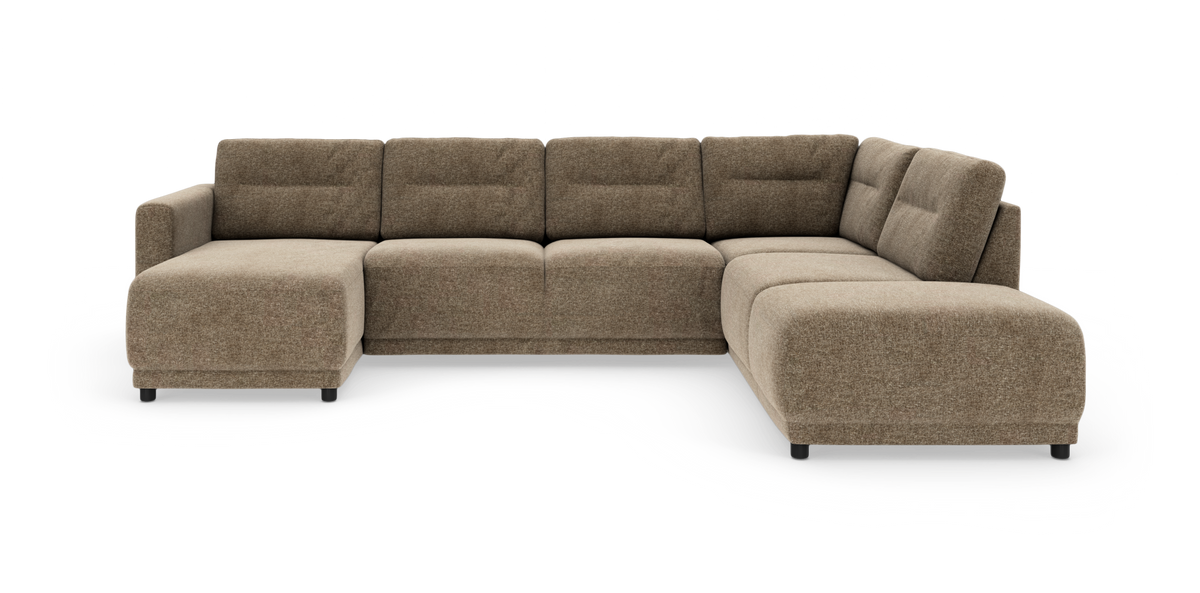 Modulsofa i L‑form i beige stof med venstrevendt chaiselong og afrundede hjørner på hvid baggrund.