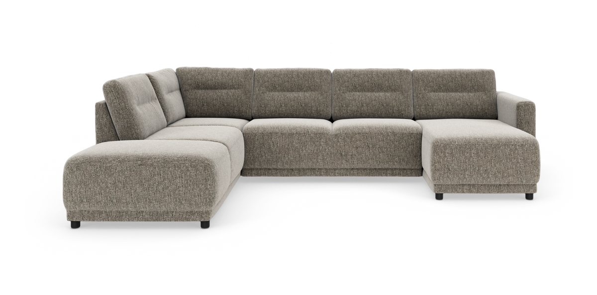 Modulær L-sofa i beigegråt stof med chaiselong til højre, fritstående mod hvid baggrund.