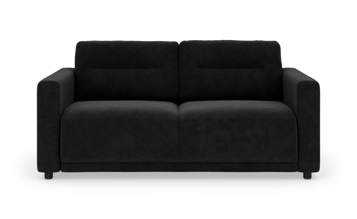 Sort 2-personers sofa i moderne, minimalistisk design set forfra mod hvid baggrund.