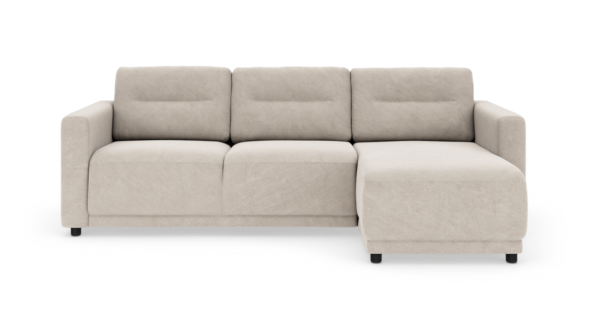 Beige 3‑personers sofa med højre chaiselong i blødt ribbet stof, moderne og enkel design, fritstående produktbillede.