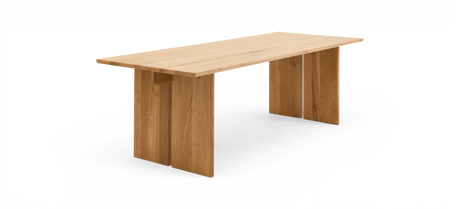 Rektangulært spisebord i massiv eg med tre brede ben og minimalistisk design.