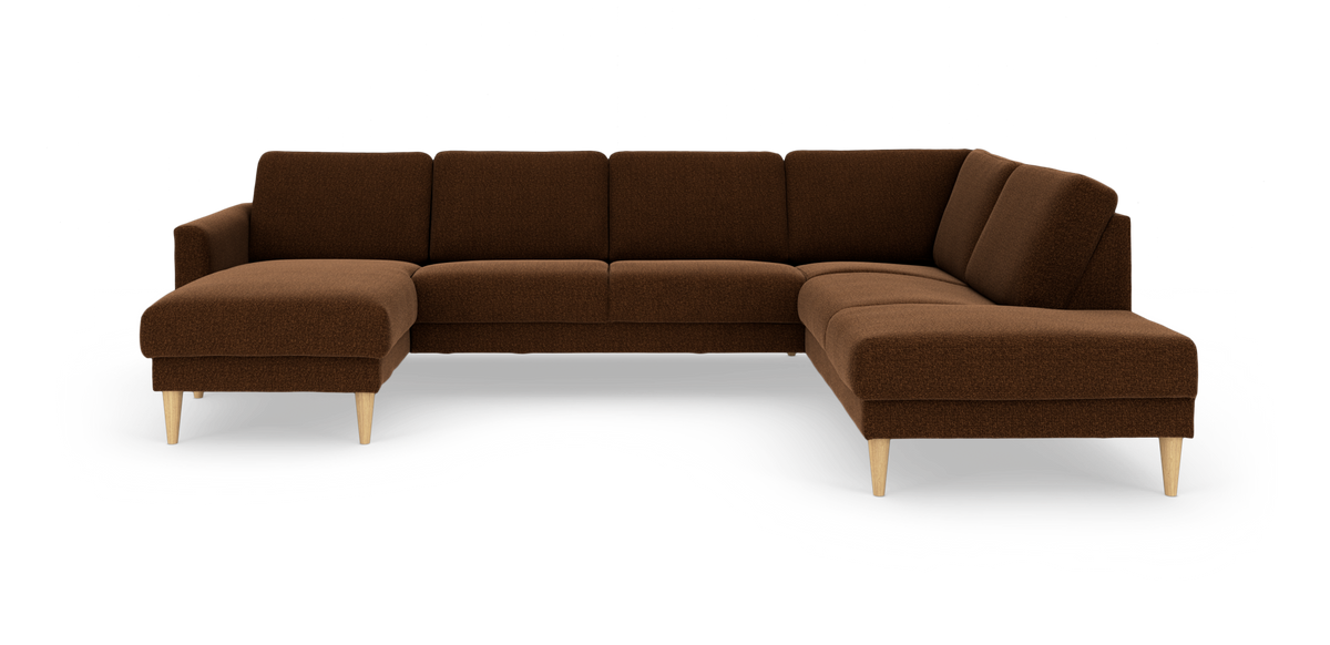 Brun U‑formet modulsofa med chaiselong i begge ender og lyse træben.