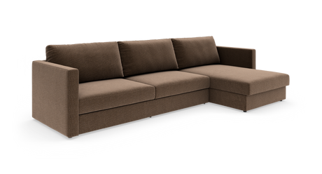 Brun stofhjørnesofa med chaiselong til højre, tre ryghynder og lige armlæn.