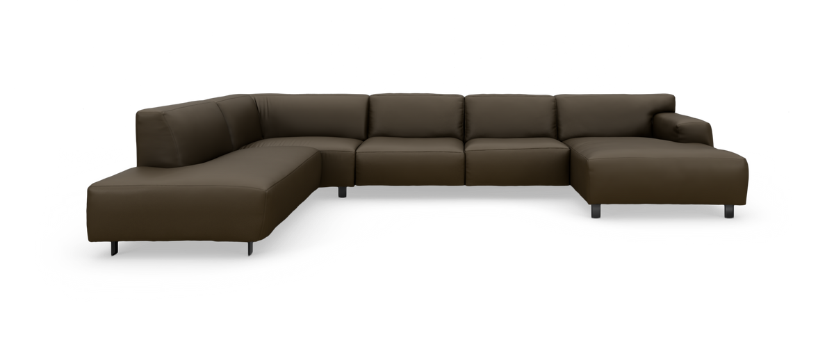 Mørkebrun U‑formet modulhjørnesofa med chaiselong i begge ender, fritstående mod hvid baggrund.