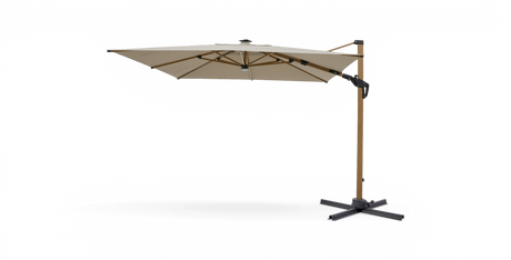 Cantilever-parasol med beige dug, træfarvet arm og sort krydsfod.