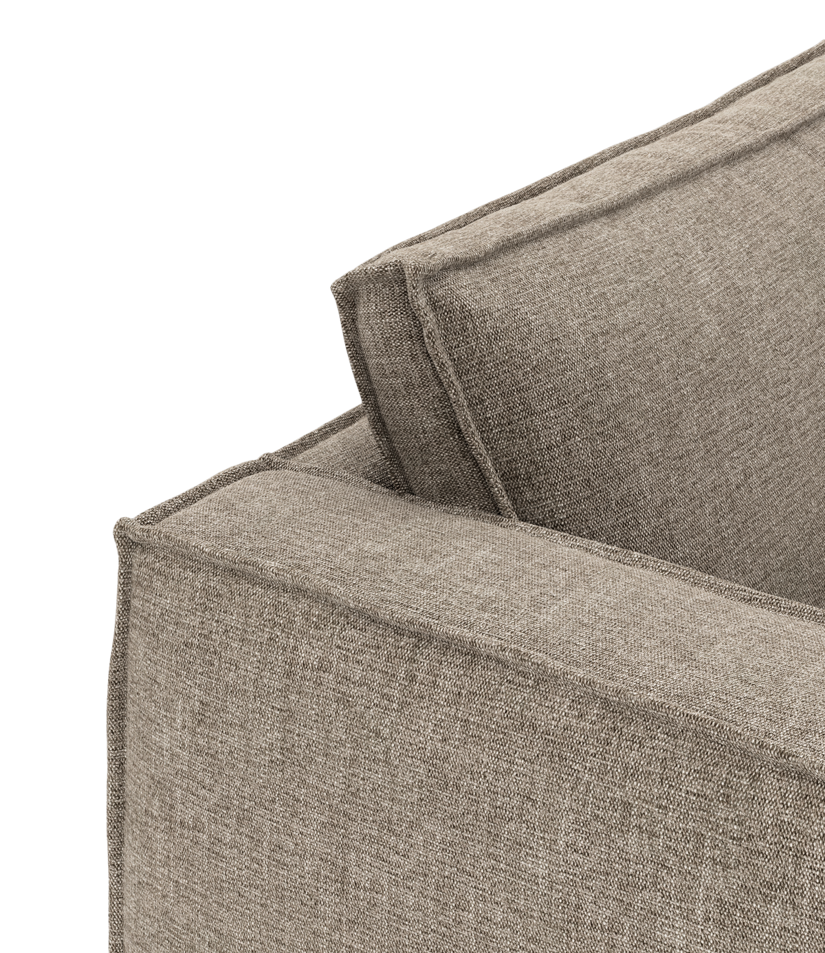 Nærbillede af beige stofsofas hjørne med armlæn og bageste ryghynde.