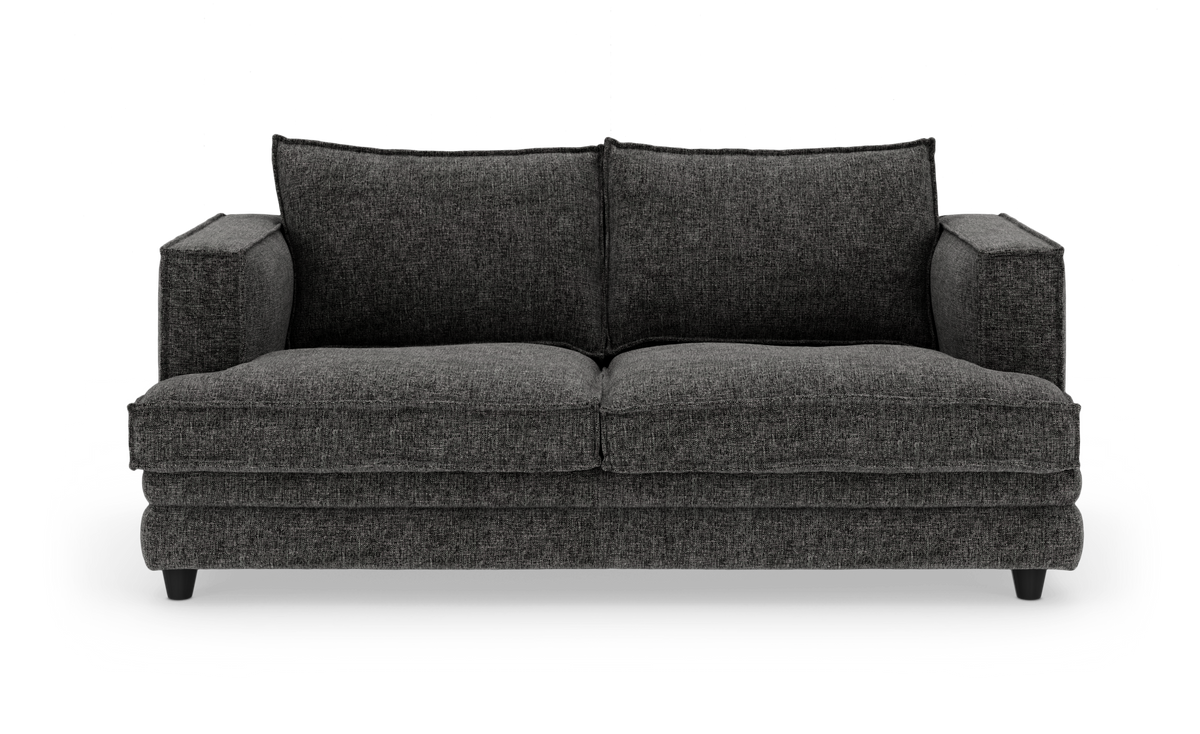 Mørkegrå 2-personers stofsofa, frilagt på hvid baggrund.