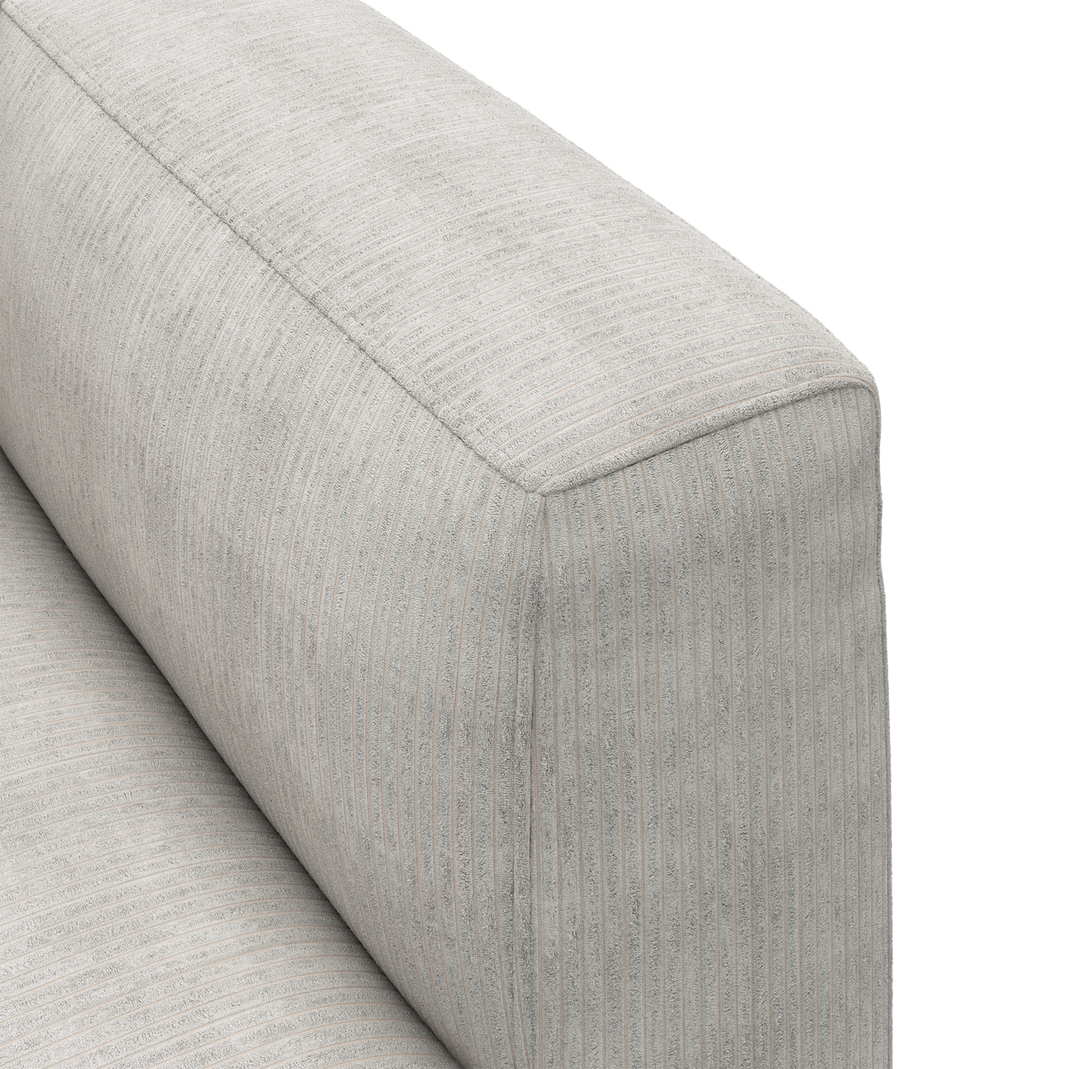 Nærbillede af et lysegråt, fint stribet sofa-rygstød/arm i tekstil, fotograferet i studie.