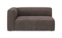 Brun modulær hjørnesofa i fløjl/corduroy, frilagt på hvid baggrund.
