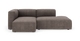 Modulsofa i brungrå fløjl med venstre armlæn og chaiselong, frilagt på hvid baggrund.