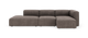 Modulær chaiselong-sofa i brungrå bredriflet fløjl, frilagt på hvid baggrund, set forfra.