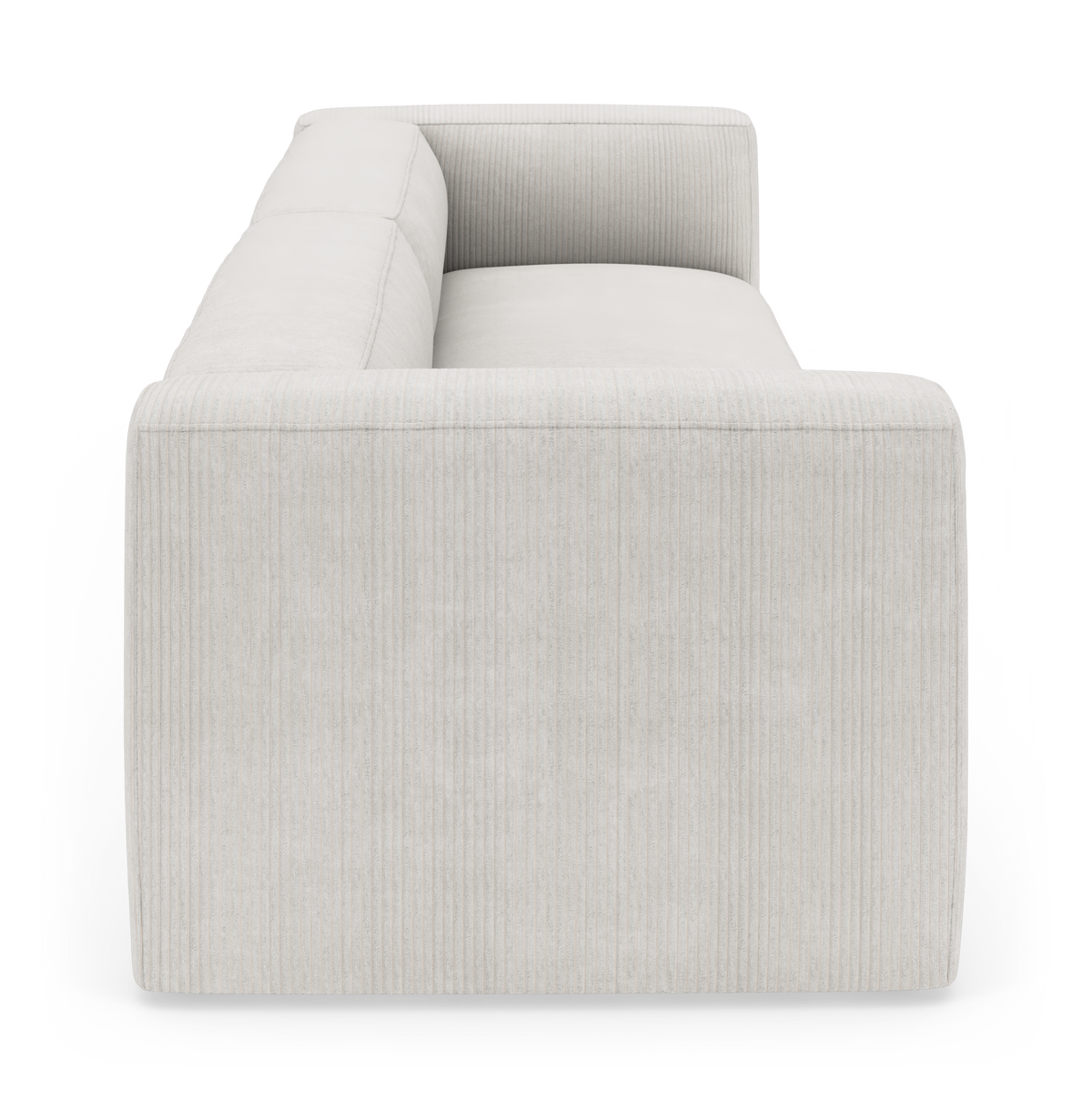 Lys beige, moderne sofa i diskret stribet stof set fra siden på hvid baggrund.