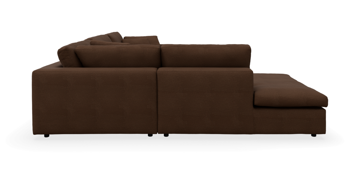 Brun modulsofa med chaiselong, set fra siden som frilagt produkt.