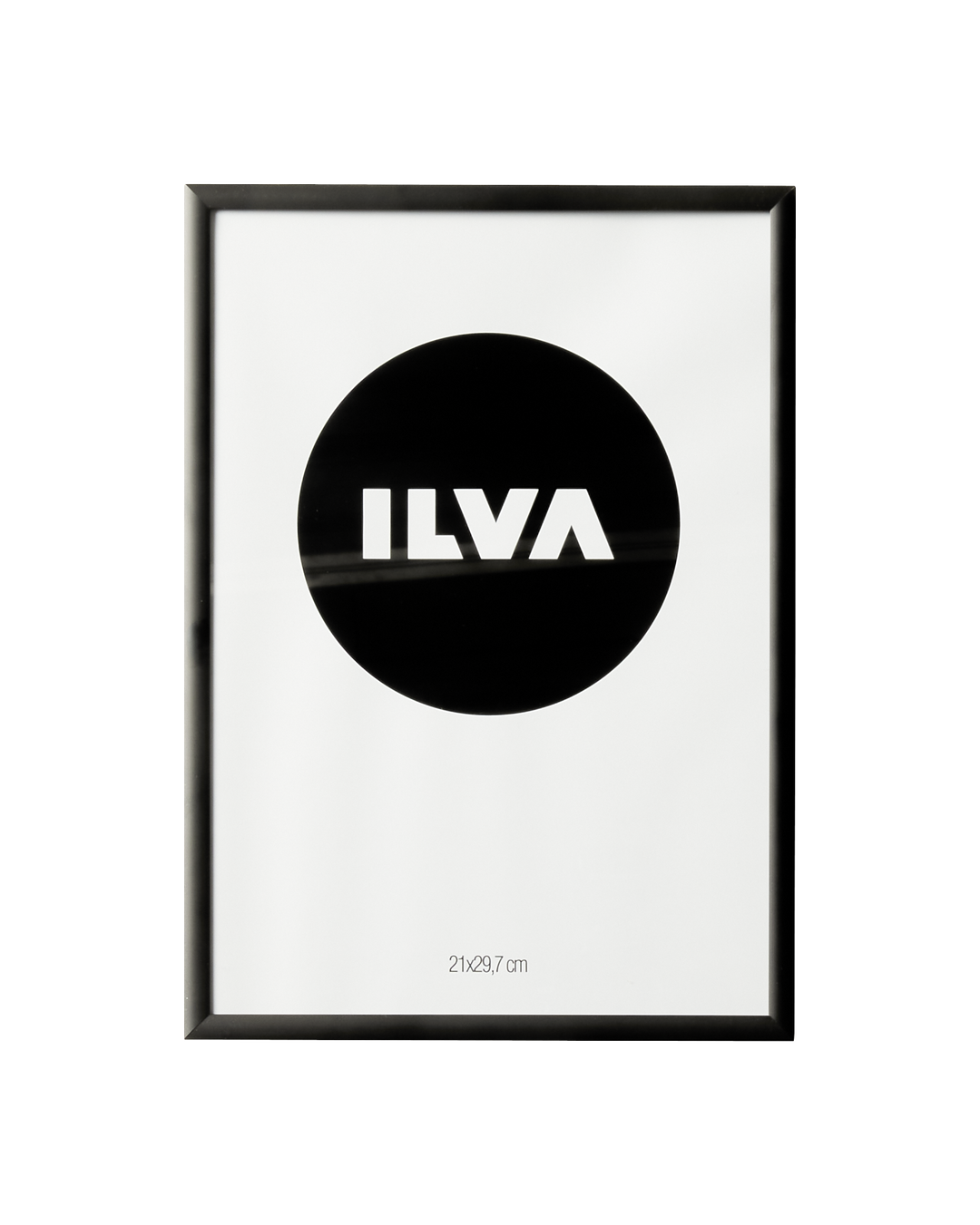 Sort rund logotype med hvidt ord "ILVA" centralt.