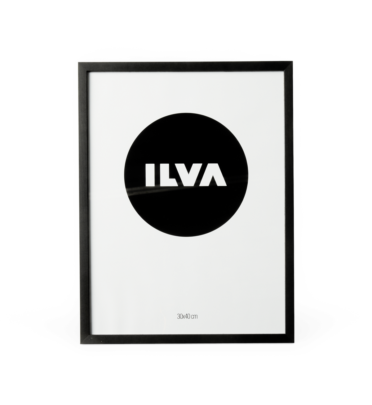 Sort indramet plakat med cirkel og ILVA, 30x40 cm.