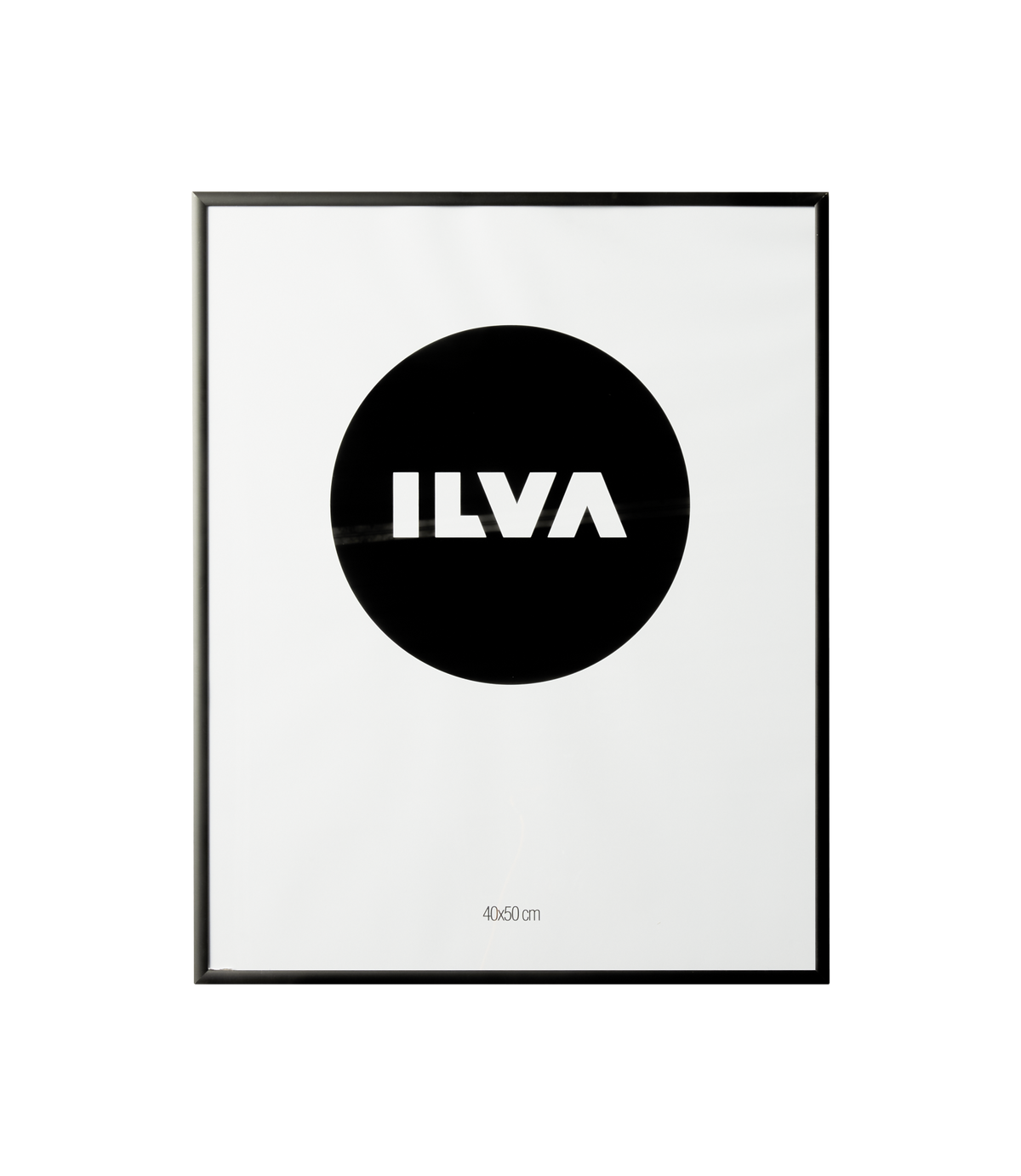 Sort cirkel med hvid ILVA i midten.