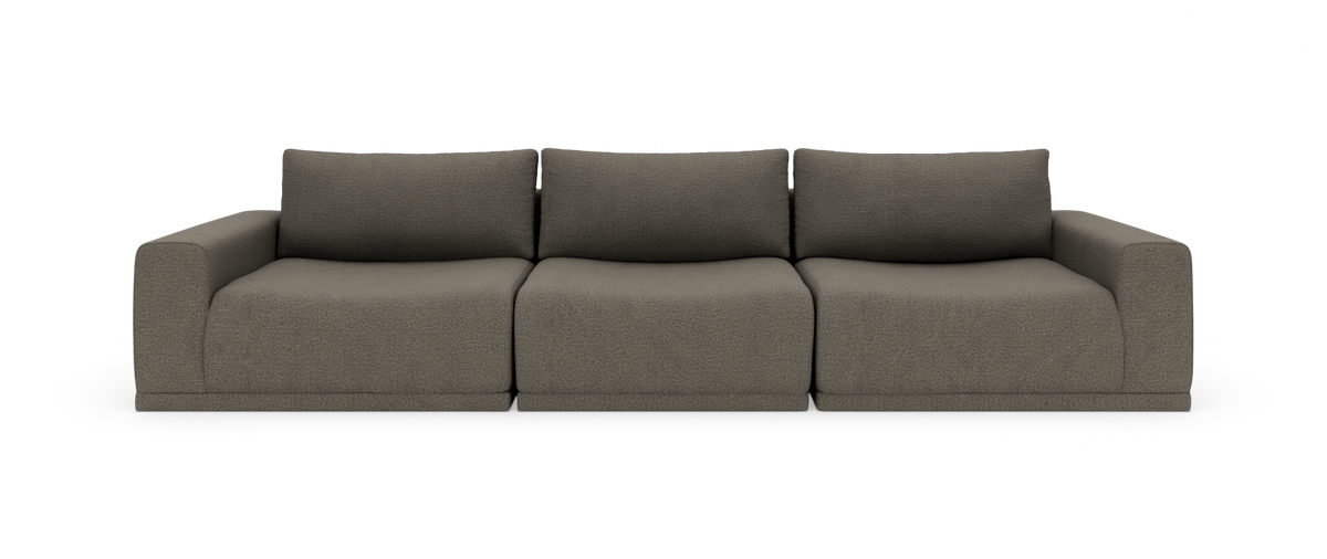 Mørkegrå tredelt modulsofa med brede armlæn, set lige forfra mod hvid studiebaggrund.