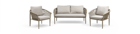 3-delt loungesæt: to lænestole og en 2-personers sofa med rebflettede sider og lyse beige hynder, produktfoto på hvid baggrund.