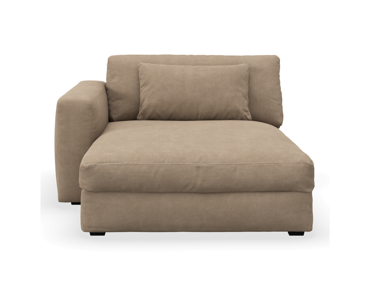Beige venstrevendt chaiselong i corduroy med matchende ryghynde, set forfra.