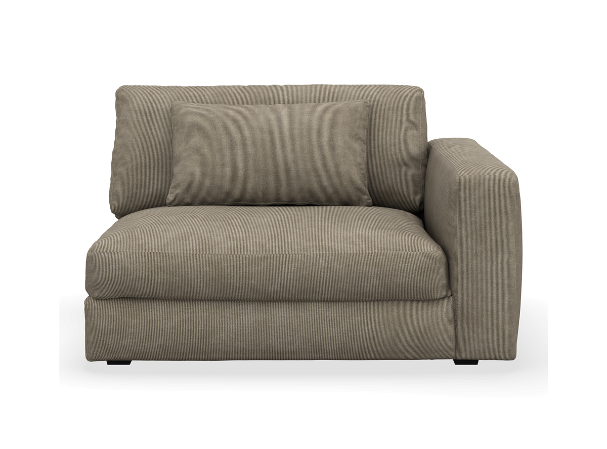 Modulsofa i taupe fløjl med højre armlæn og rektangulær rygpude, frontvisning på hvid baggrund.
