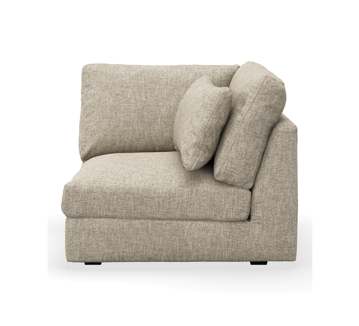 Beige stofbetrukket hjørnemodul til sofa med to puder på hvid baggrund.