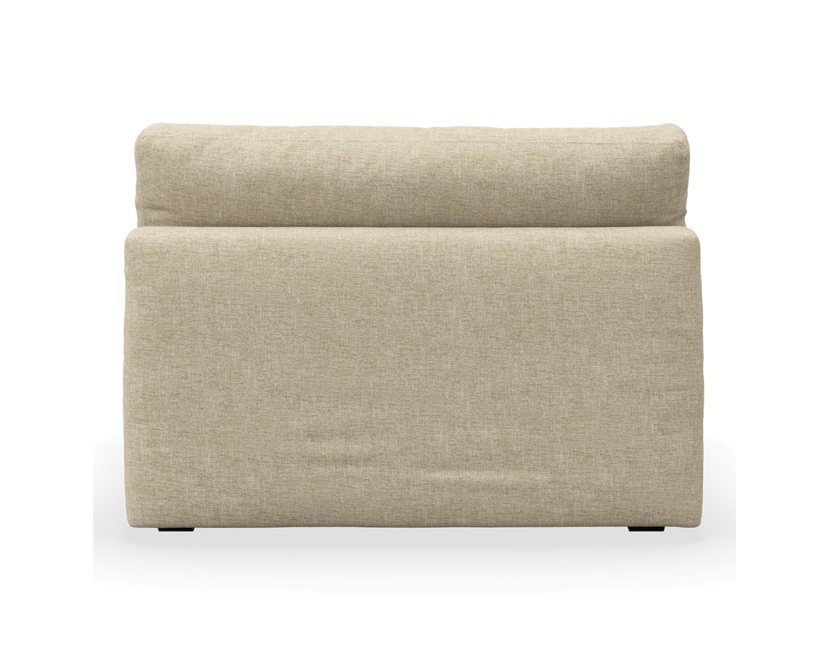 Beige sofa-ryg/sektion i tekstil, set lige forfra på hvid baggrund.