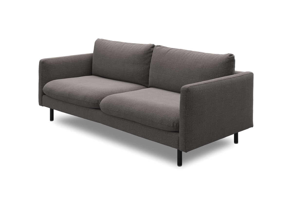 Mørkegrå moderne sofa med lige armlæn og runde sorte ben.