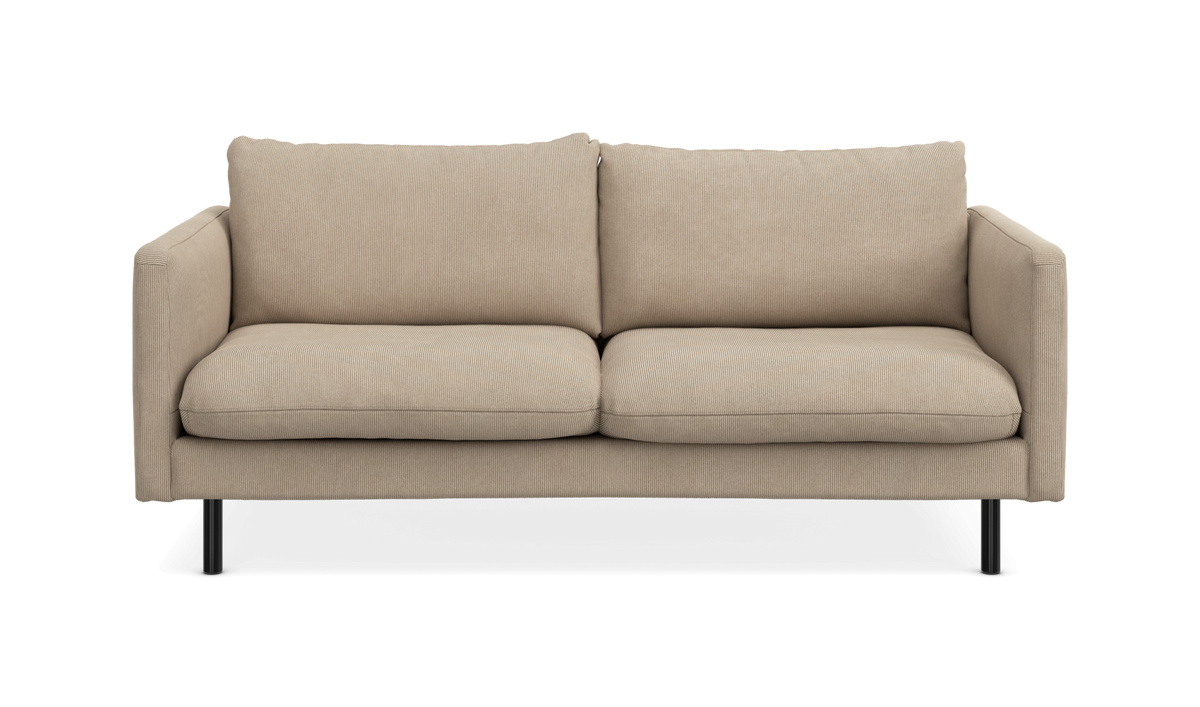 Beige 2-personers sofa med sorte ben, frontvisning.