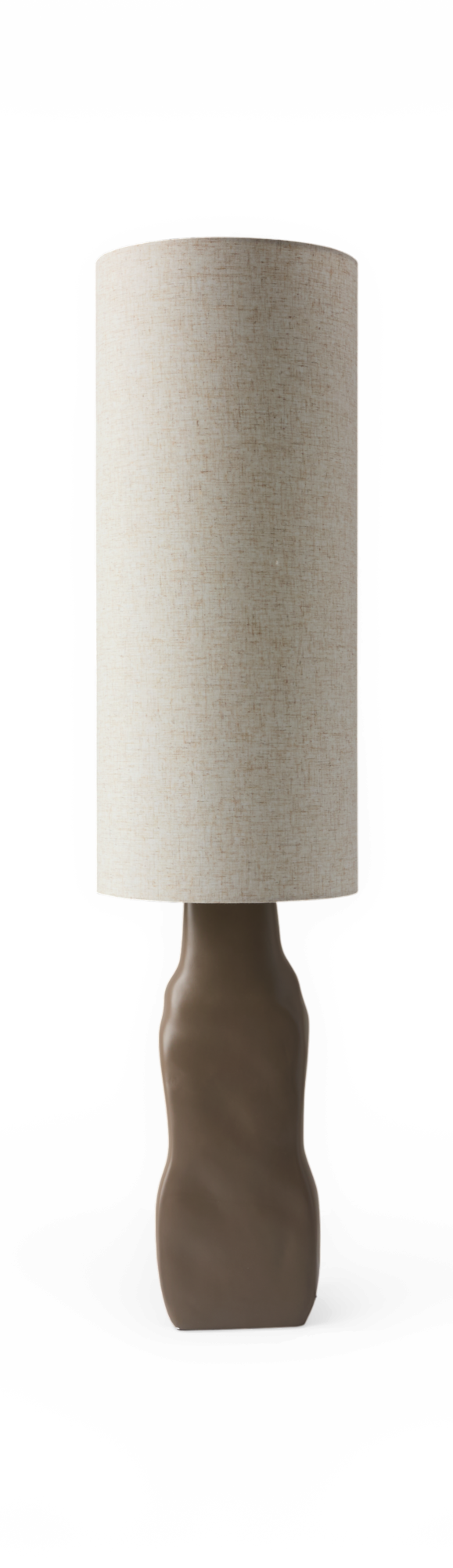 Bordlampe med beige cylindrisk lampeskærm og brun skulpturel keramisk fod, fritlagt mod transparent baggrund.