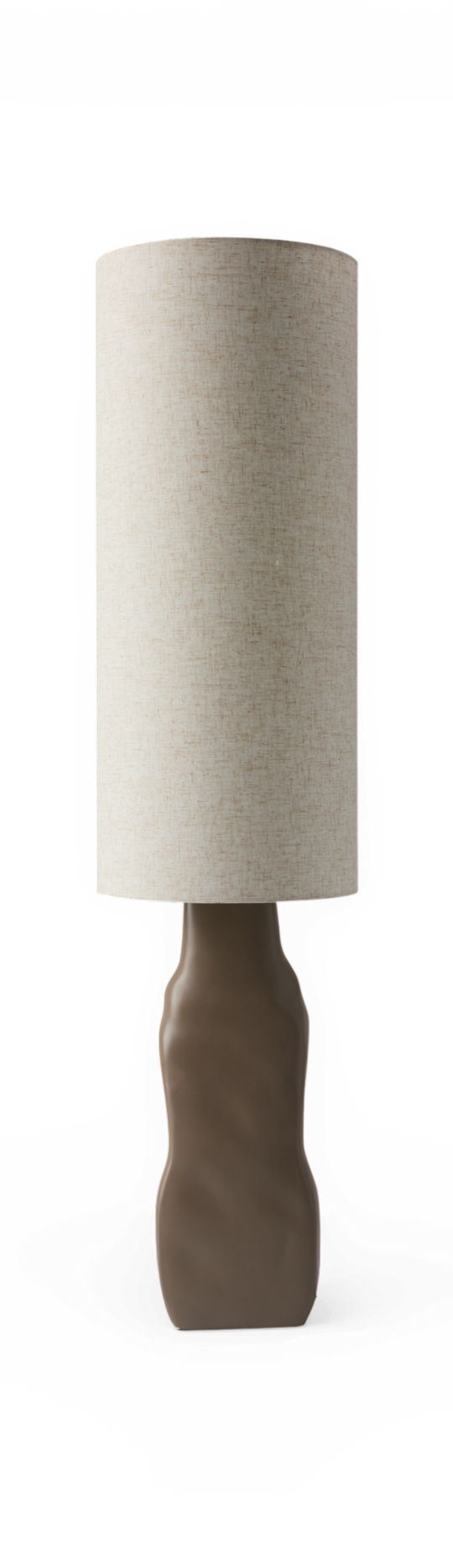 Bordlampe med beige cylindrisk lampeskærm og brun skulpturel keramisk fod, fritlagt mod transparent baggrund.