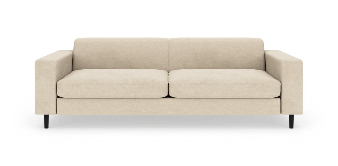Beige sofa med to sædehynder og rette armlæn, fotograferet forfra på hvid baggrund.