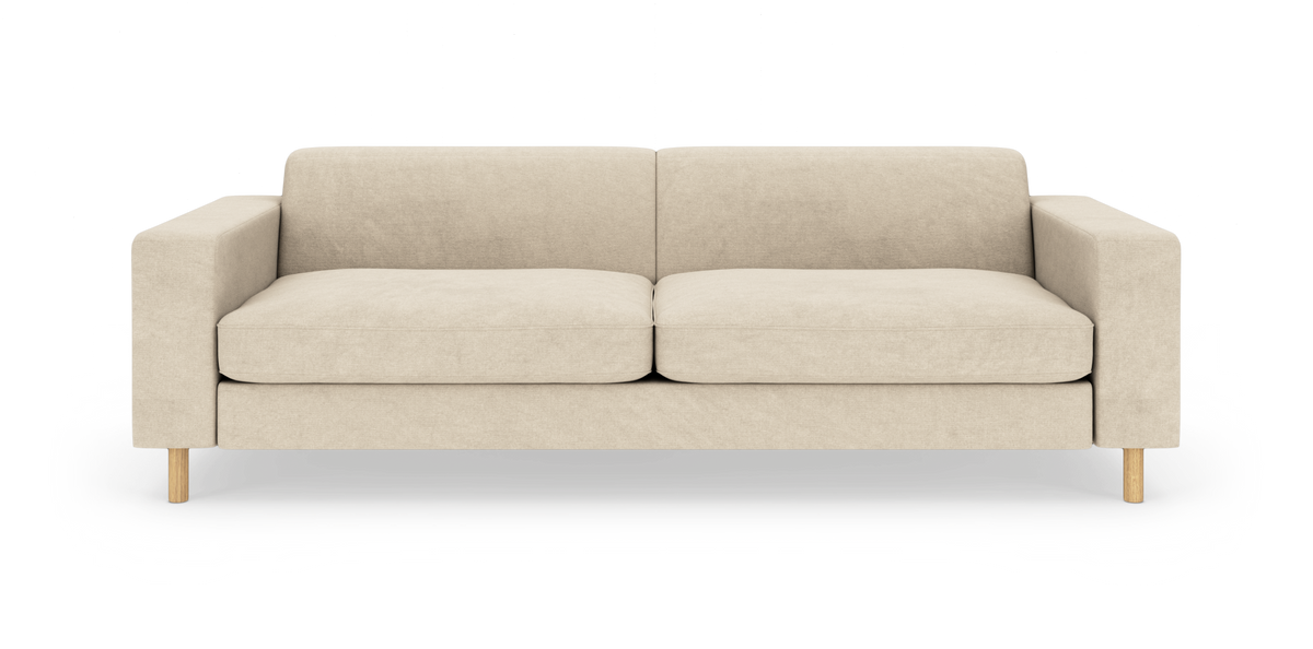 Beige sofa med to sædehynder, lige armlæn og træben, frilagt på hvid baggrund.