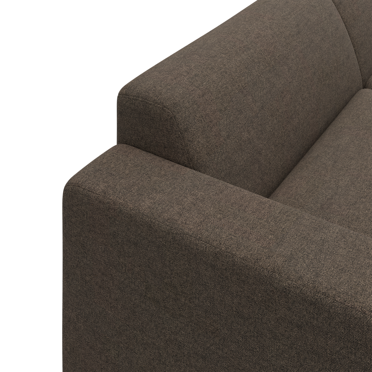 Nærbillede af brun stofsofa med bred armlæn og sæde.