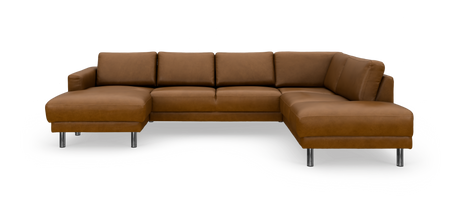 Brun L-formet hjørnesofa i læderlook med venstrevendt chaiselong og krom ben, frilagt på hvid baggrund.