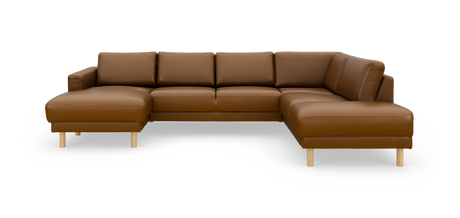 Brun L‑formet hjørnesofa i læder med venstre chaiselong og lyse træben, frilagt på hvid baggrund.
