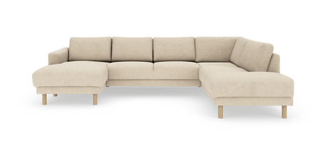 Beige U-formet hjørnesofa/sektion med chaiselong til venstre og åbent afslut til højre, træben, frilagt på hvid baggrund.