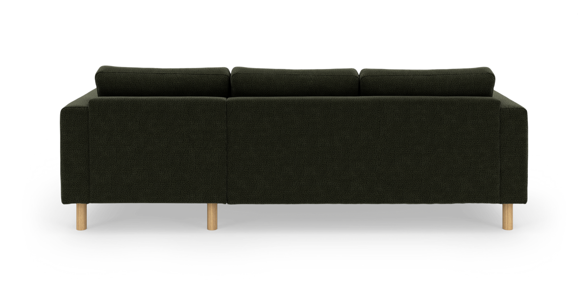 Mørkegrøn 3-personers sofa set bagfra på hvid baggrund med runde træben.