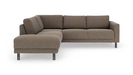 Beige/brun hjørnesofa med venstrevendt chaiselong og metalben, fritlagt på hvid baggrund.