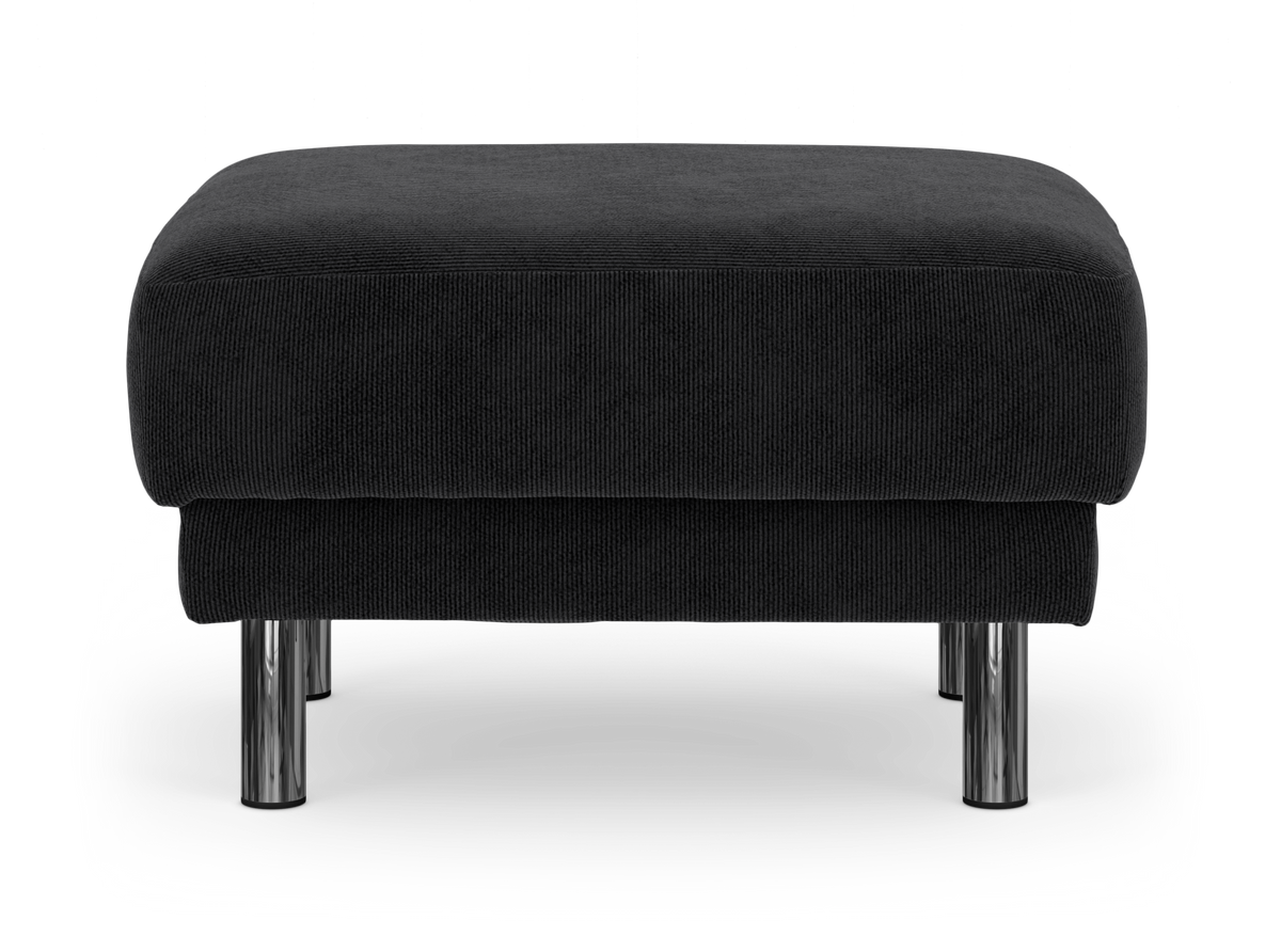 Sort ottoman/skammel med metalben, frilagt på hvid baggrund.