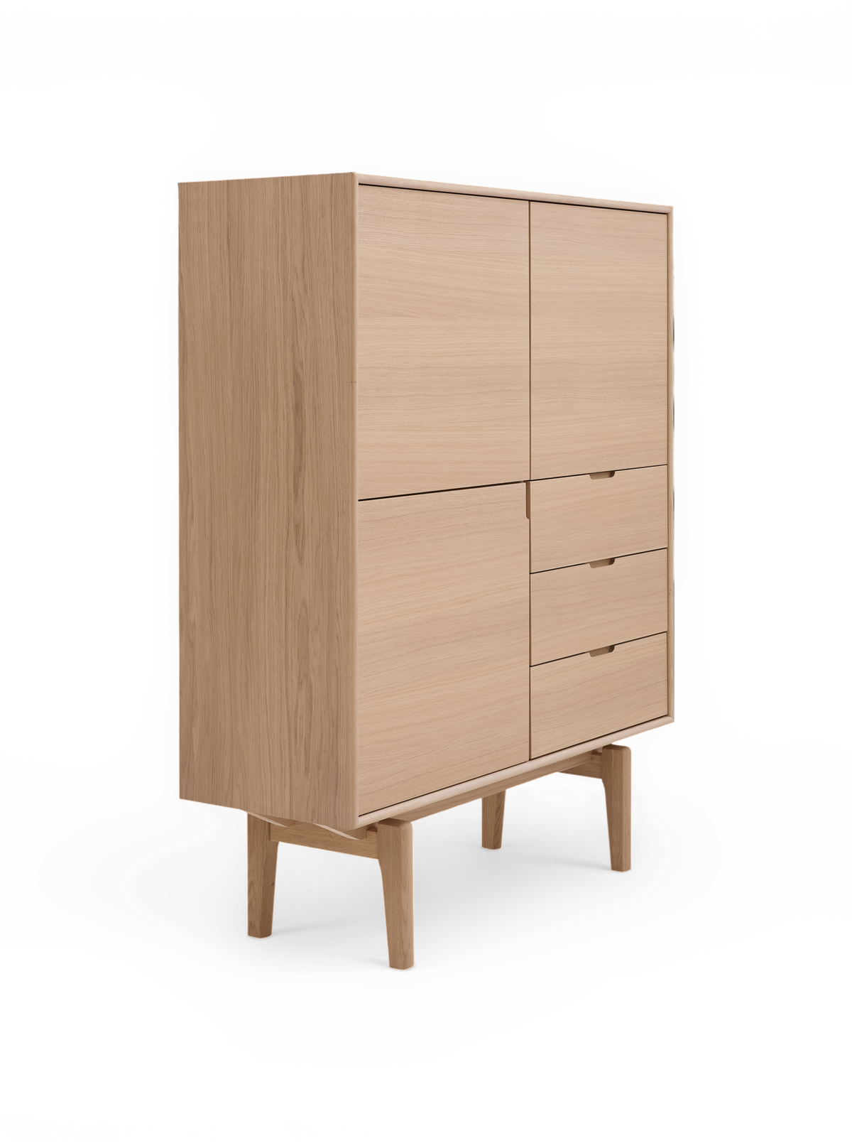 Lyst egetræsskab med to låger og tre skuffer på høje ben, minimalistisk design.