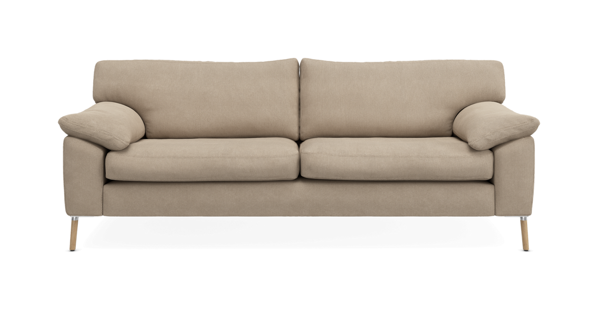 Beige sofa i kordfløjl-lignende stof med slanke træben, frilagt frontvisning.