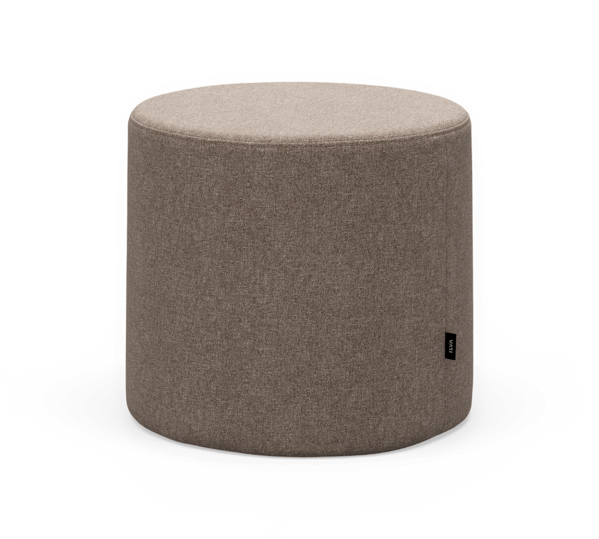 Rund puf/ottoman i beige tekstil med lille sort mærke 'VIA', fritlagt på hvid baggrund.