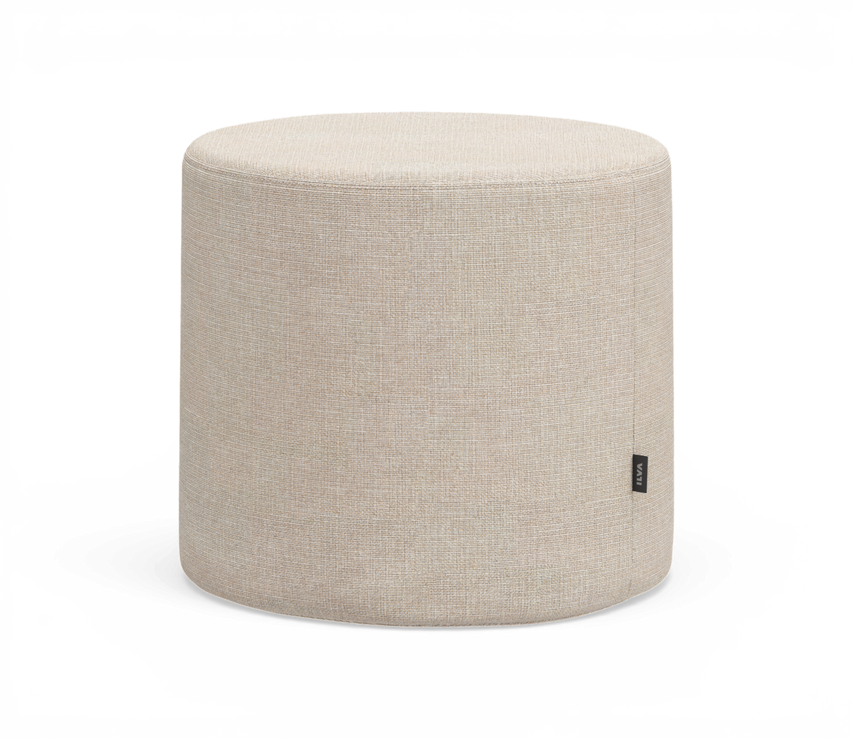 Beige cylinderformet stofpuf med lille sort mærke med teksten VIVA, frilagt på hvid baggrund.