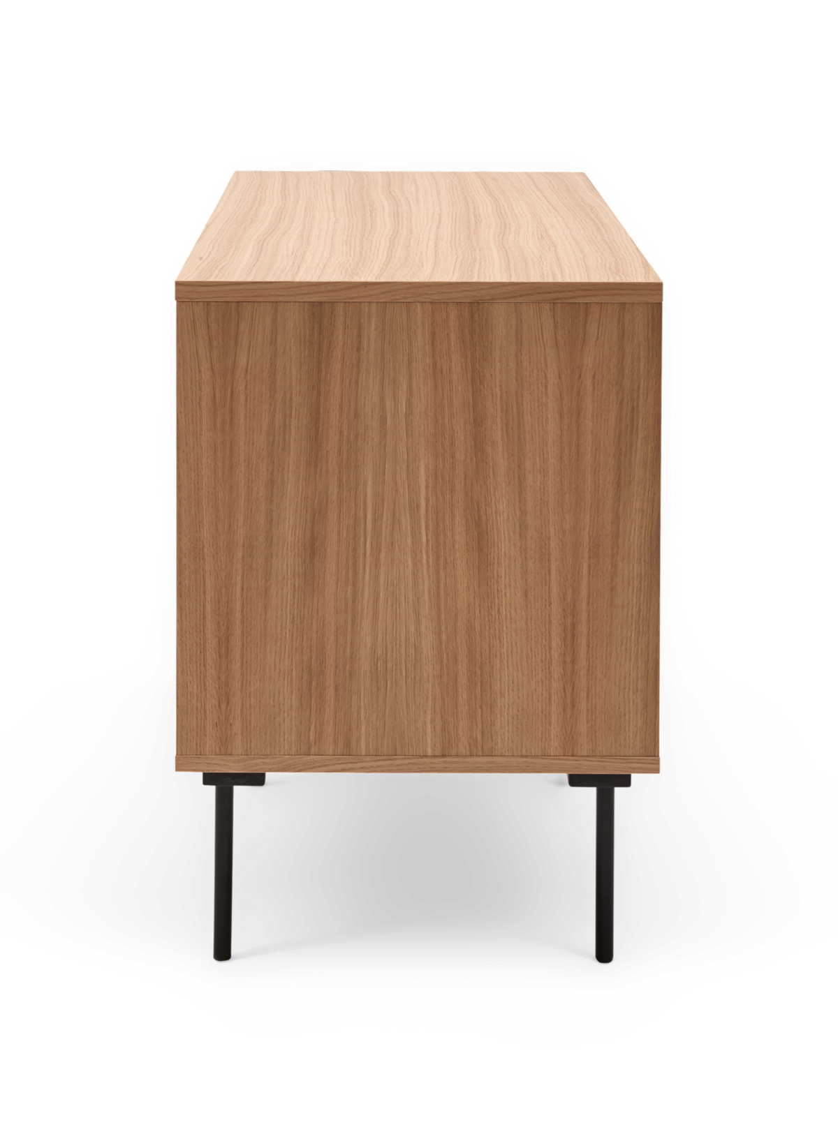 Sideview af minimalistisk skænk i egetræsfiner med slanke sorte ben, frilagt produktbillede.