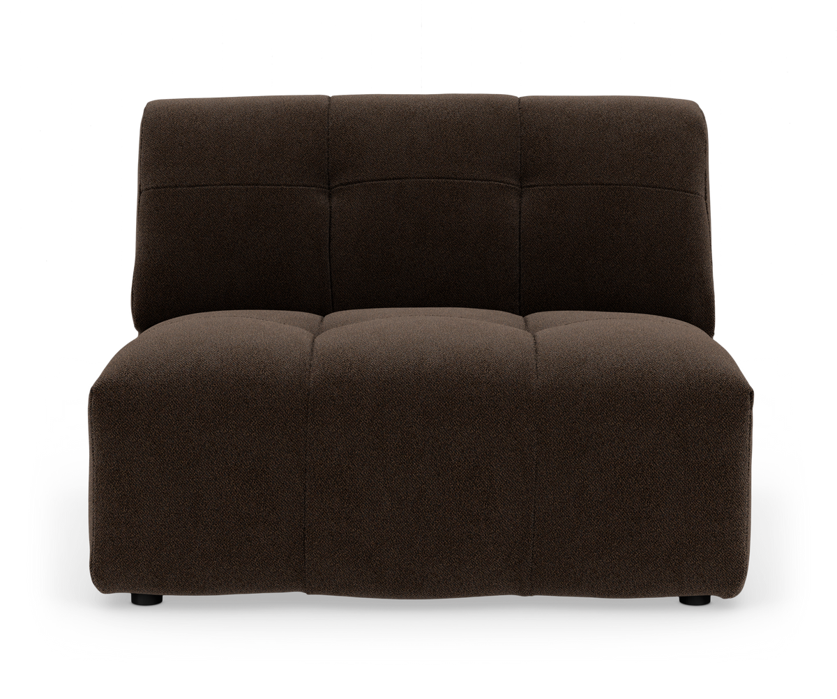 Brun modulsofa uden armlæn, fotograferet lige forfra på hvid studiobaggrund.