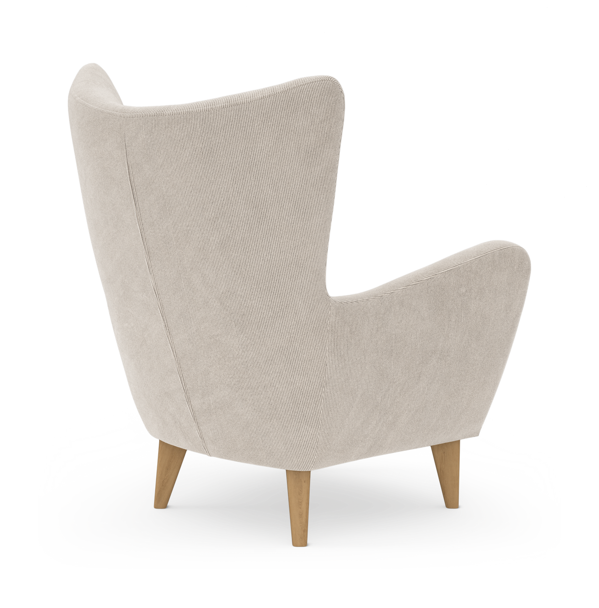 Beige lænestol med bløde, afrundede former og træben, set skråt bagfra på hvid baggrund.