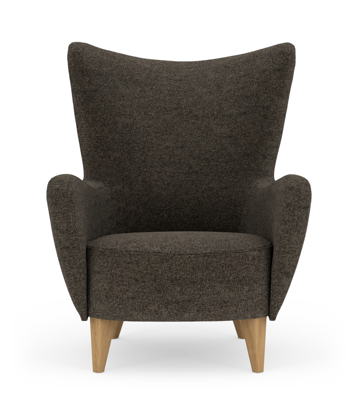 Brun stoflænestol med høj wingback, rundt sæde og lyse træben, fotograferet forfra mod hvid baggrund.