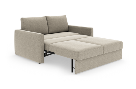 Beige sovesofa i udslået position med lige armlæn og to ryghynder, frilagt på hvid baggrund.