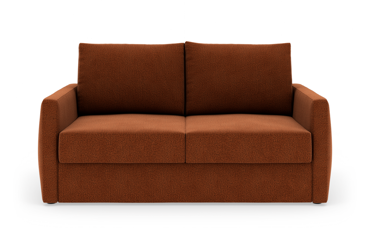 Sofa i rustbrunt stof med to sæde- og ryghynder, frilagt mod hvid baggrund, set forfra.