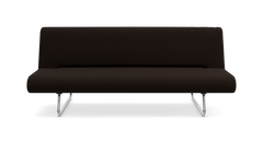 Moderne mørkebrun/sort sofa med kromben, fritlagt på hvid baggrund, set forfra.